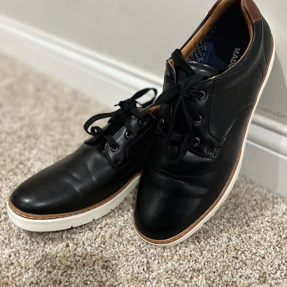 Steve Madden Men's dress shoes - Black/size 10